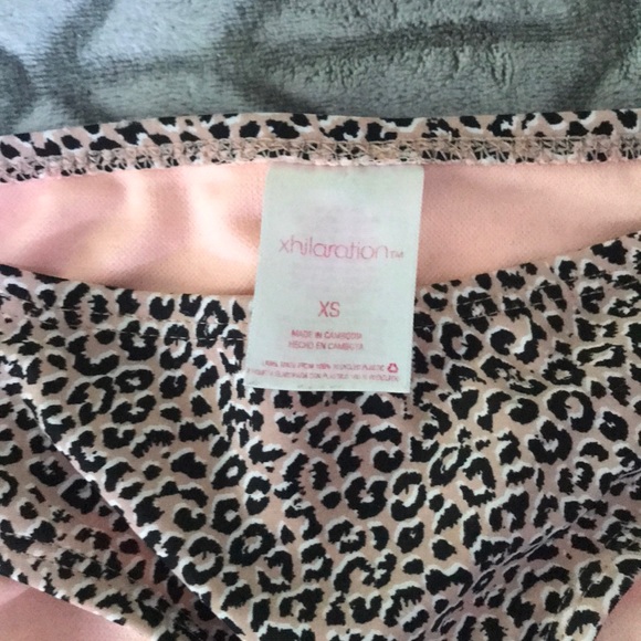 A cheetah print bathing suit. ❣️💕 - Picture 2 of 4